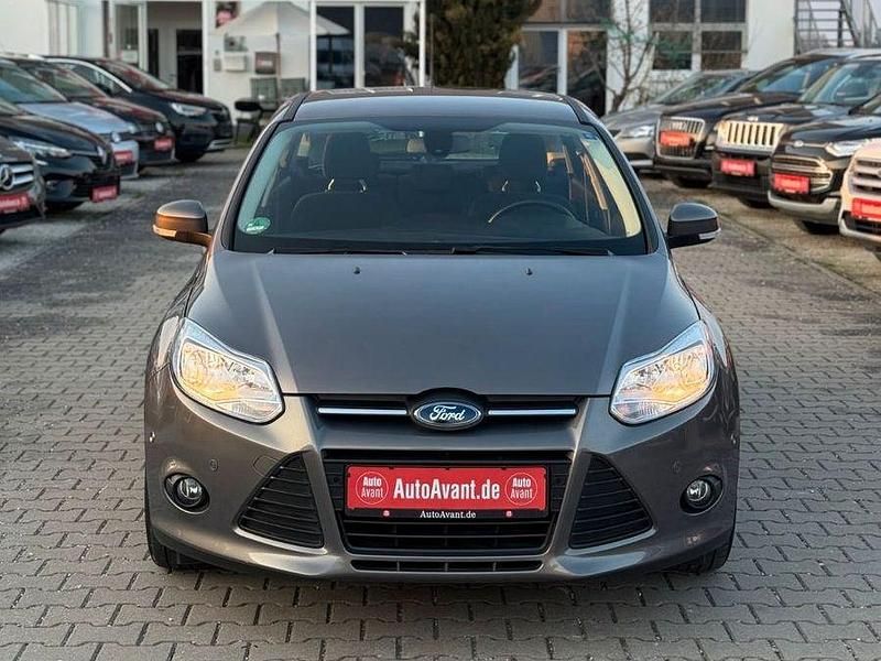 Gebraucht Ford Focus SYNC Edition 125 PS (91 kW) 2014 Braun Limousine