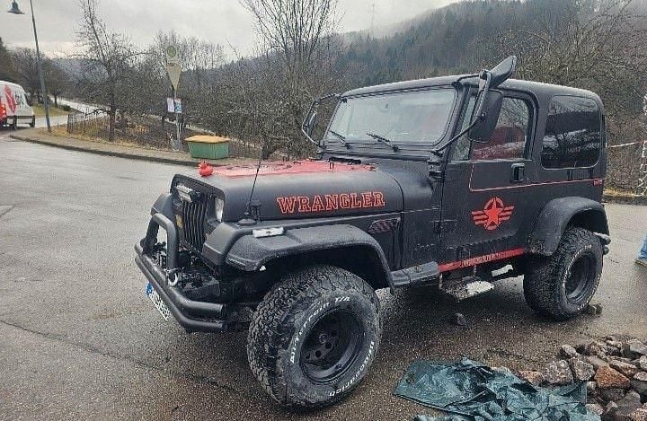 Second-hand Jeep Wrangler 121 CP (88 kW) 1995 Roșu SUV