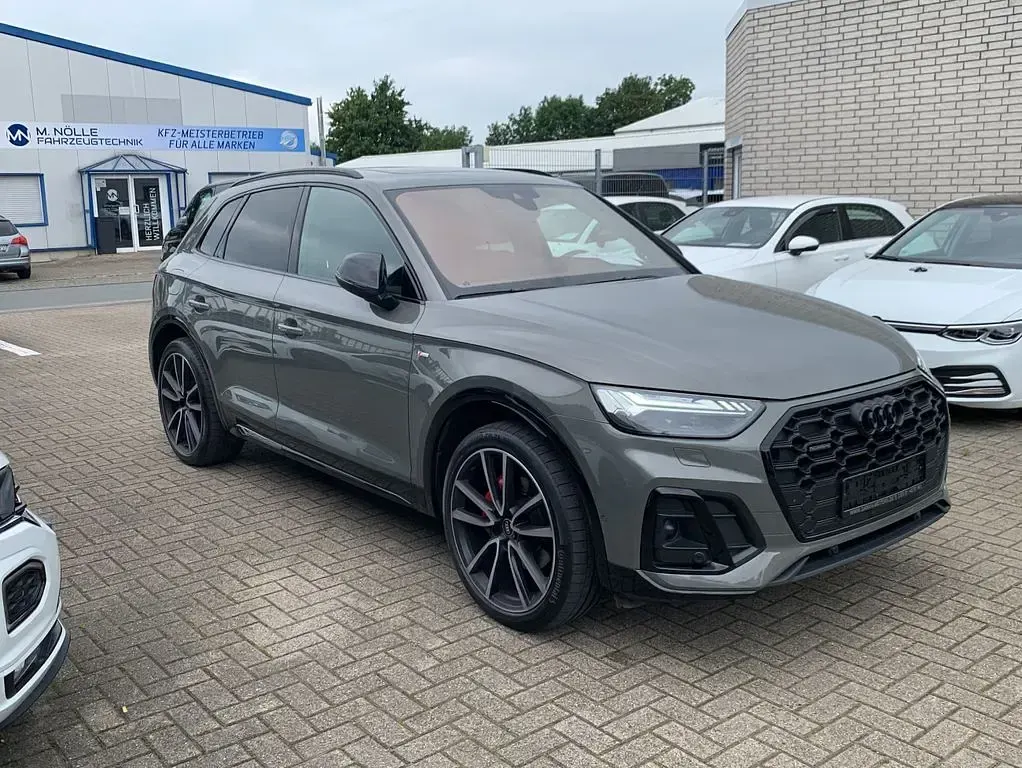 Gebraucht Audi Q5 Competition 204 PS (150 kW) 2024 Grau SUV