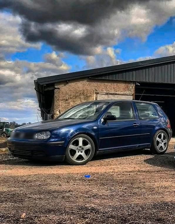 Gebraucht VW Golf IV 101 PS (74 kW) 2003 Blau Limousine