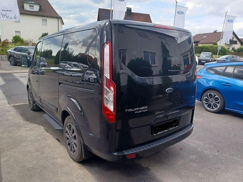 Gebraucht Ford Tourneo Titanium 170 PS (125 kW) 2018 Schwarz Van / Kleinbus