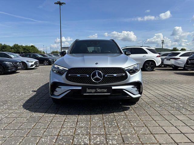 Gebraucht Mercedes GLC220 AMG 197 PS (144 kW) 2024 Silber SUV