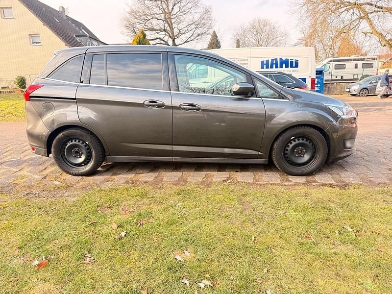 Gebraucht Ford Grand C-Max Titanium 120 PS (88 kW) 2017 Grau Van / Kleinbus