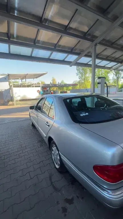 Gebraucht Mercedes E200 Avantgarde 136 PS (100 kW) 1998 Silber Limousine