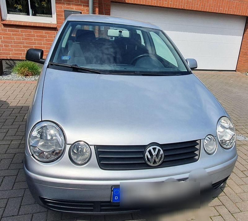 Silber Gebraucht 2004 VW Polo Comfortline Limousine | 2.450 € (Fairer Preis) - Bild 1/4