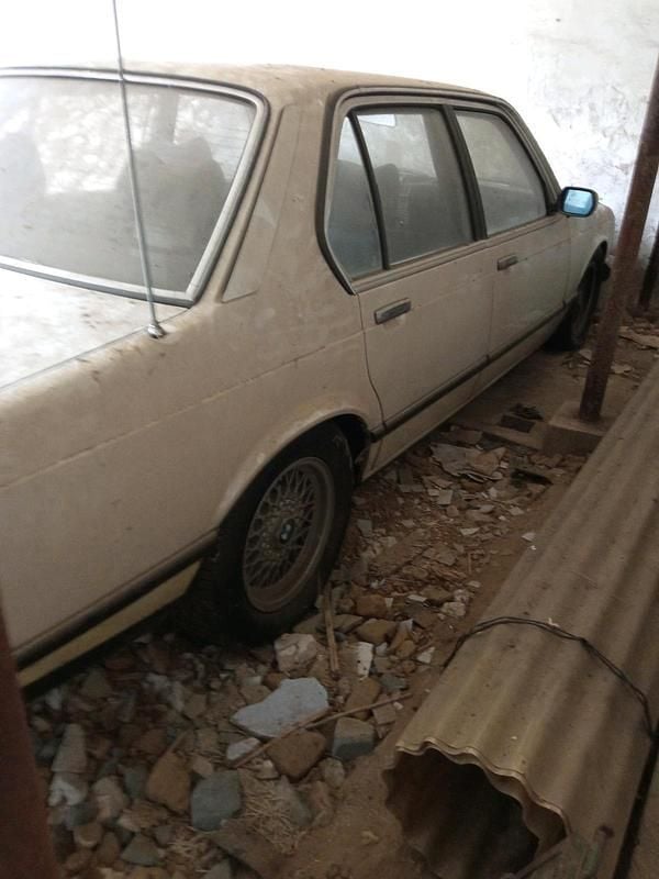 Gebraucht BMW 728 184 PS (135 kW) 1982 Weiß Limousine