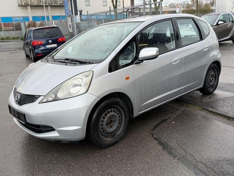 Gebraucht Honda Jazz Trend 90 PS (66 kW) 2010 Silber Kleinwagen