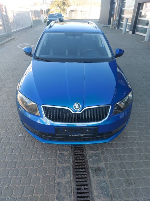 Blau Gebraucht 2017 Skoda Octavia Joy Kombi | 10.199 € (Fairer Preis) - Bild 1/4