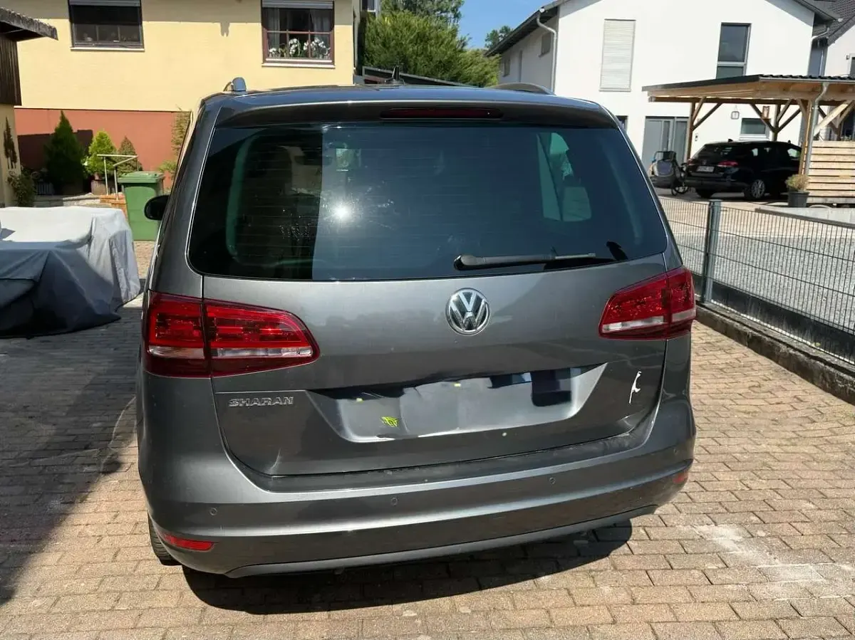 Gebraucht VW Sharan Comfortline 150 PS (110 kW) 2021 Grau Van / Kleinbus