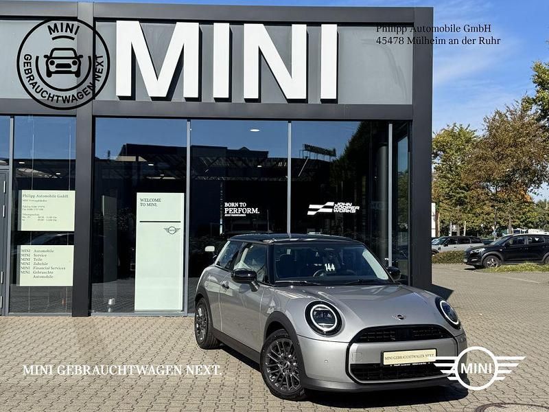Silber Gebraucht 2024 Mini Cooper Classic Kleinwagen | 26.449 € (Guter Preis) - Bild 1/4