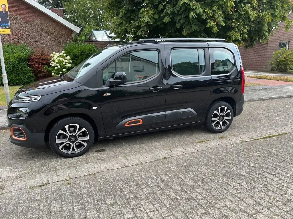 Gebraucht Citroën Berlingo XTR 131 PS (96 kW) 2019 Schwarz Van / Kleinbus