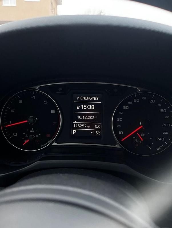 Silber Gebraucht 2016 Audi A1 S-line plus Limousine | 12.499 € (Fairer Preis) - Bild 1/4