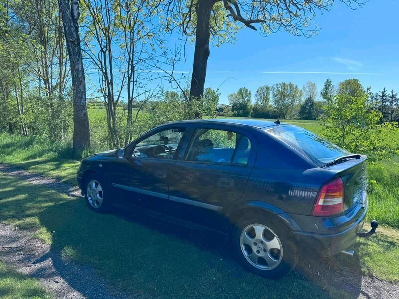 Blau Gebraucht 1999 Opel Astra Limousine | 1.650 € - Bild 1/4