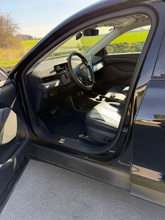 Gebraucht Ford Mustang Mach-E 216 kW (294 PS) 2023 Schwarz SUV
