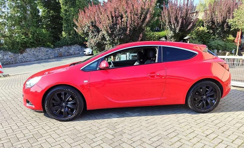 Gebraucht Opel Astra GTC Edition 170 PS (125 kW) 2015 Rot Coupé