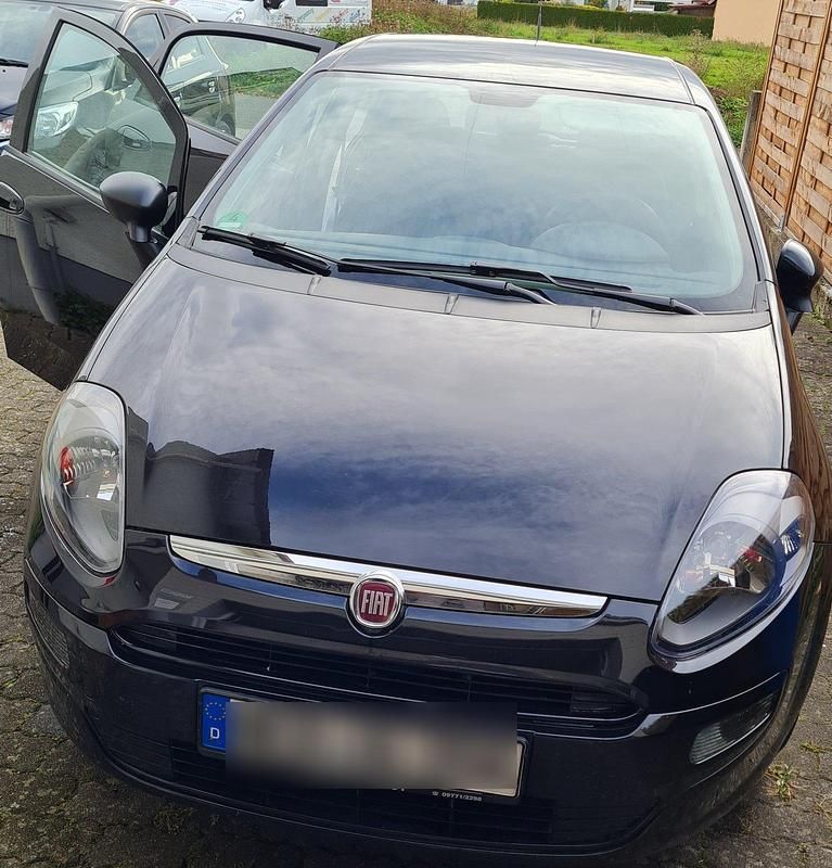 Schwarz Gebraucht 2011 Fiat Grande Punto Kleinwagen | 3.500 € (Fairer Preis) - Bild 1/4