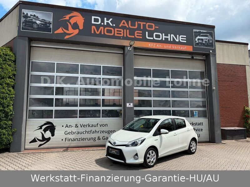 Glacier pearl mica Gebraucht 2013 Toyota Yaris Hybrid Club Limousine | 11.990 € (Teuer) - Bild 1/4