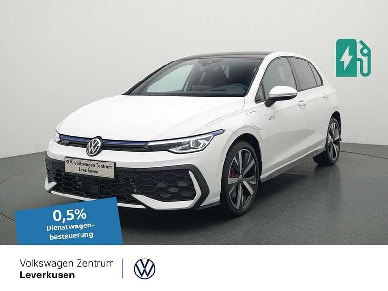 Pure white Gebraucht 2024 VW Golf VIII GTE Limousine | 41.480 € (Superpreis) - Bild 1/4