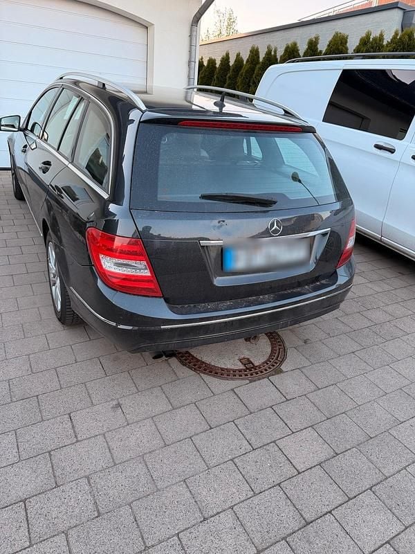 Gebraucht Mercedes C200 136 PS (100 kW) 2011 Schwarz Kombi