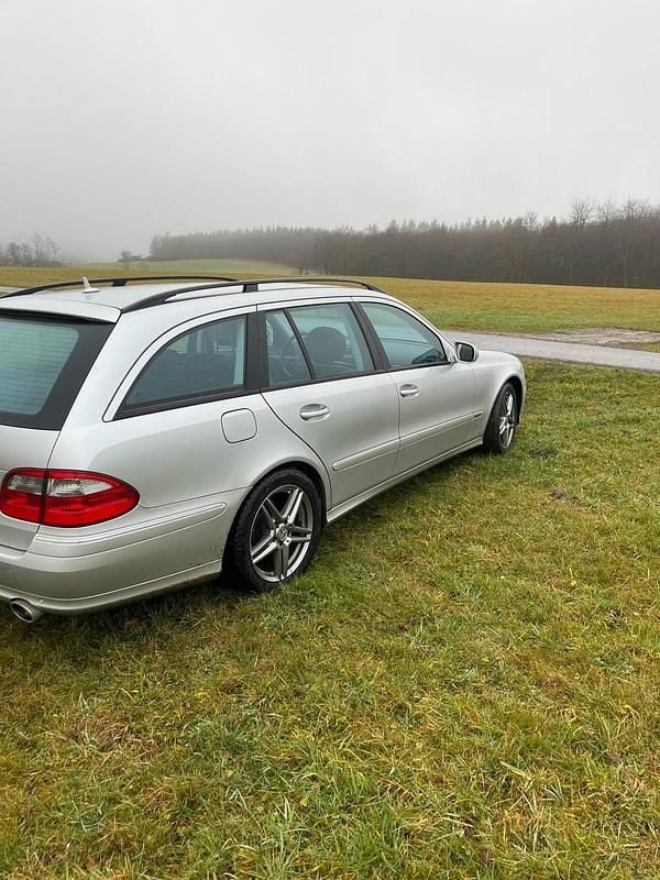Silber Gebraucht 2006 Mercedes E280 Avantgarde Kombi | 6.000 € (Fairer Preis) - Bild 1/4