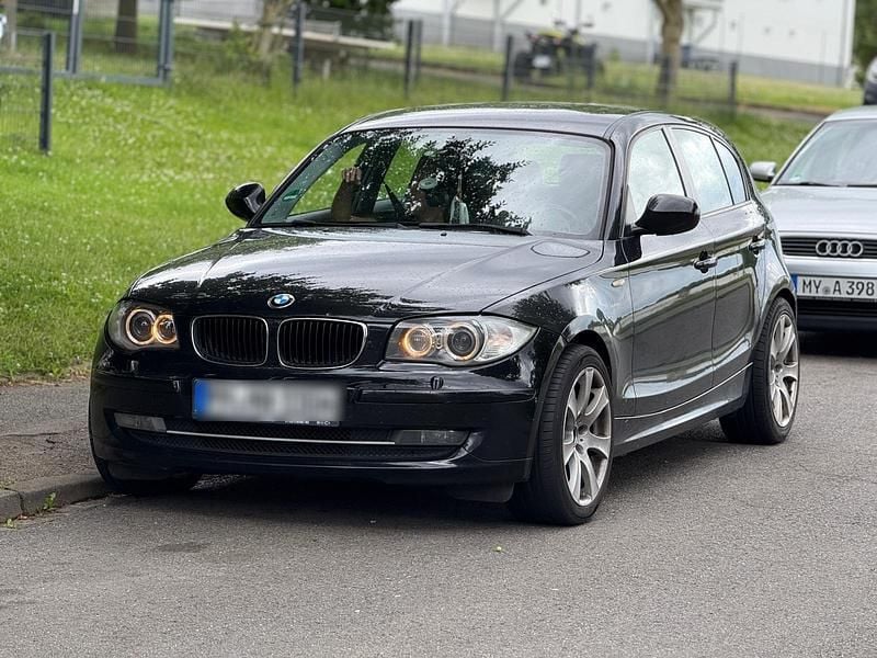 Schwarz Gebraucht 2009 BMW 116 Kleinwagen | 2.000 € (Guter Preis) - Bild 1/4