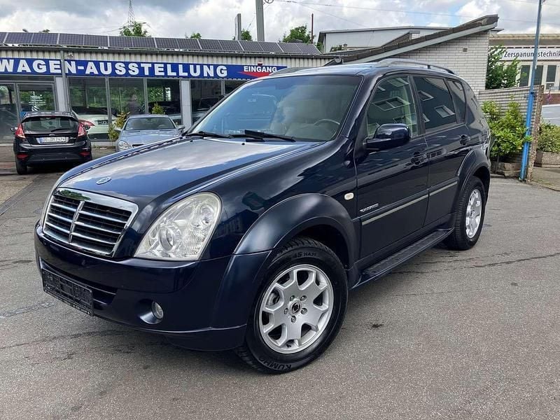 Blau Gebraucht 2009 Ssangyong (KGM) Rexton SUV | 5.999 € (Superpreis) - Bild 1/4