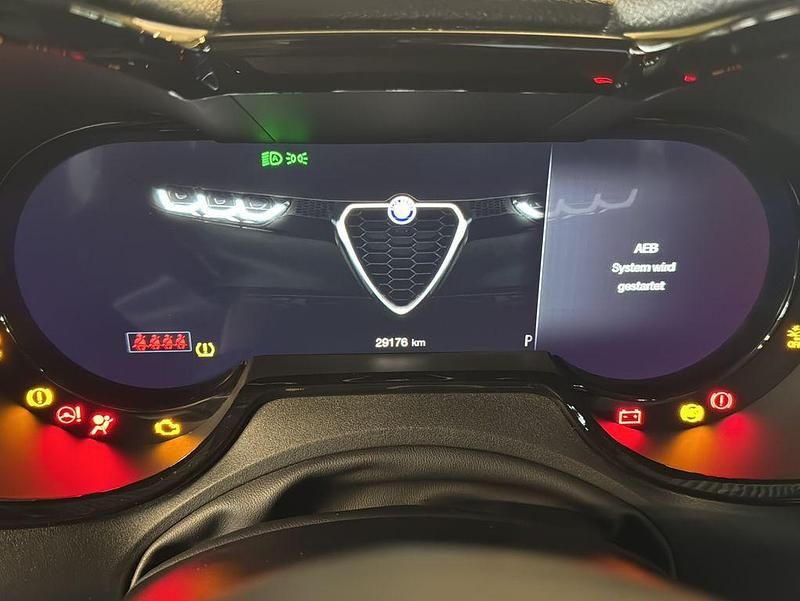 Gebraucht Alfa Romeo Tonale Veloce 160 PS (117 kW) 2023 Rot SUV