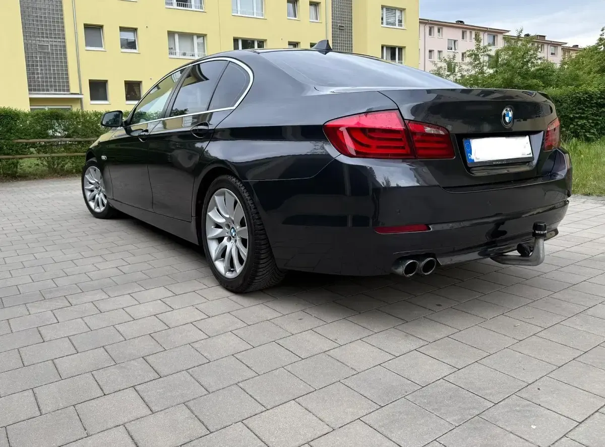 Gebraucht BMW 525 204 PS (150 kW) 2011 Schwarz Limousine