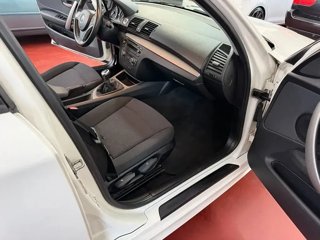 Używany BMW 116 116 KM (85 kW) 2011 Biały Hatchback