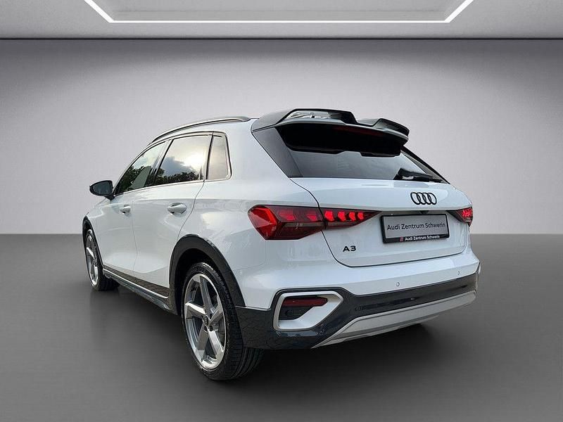 Gebraucht Audi A3 Sport 150 PS (110 kW) 2025 Weiß Limousine