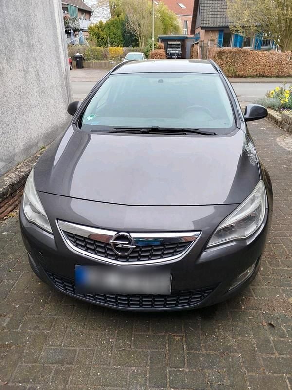 Gebraucht Opel Astra 110 PS (80 kW) 2011 Grau Kombi
