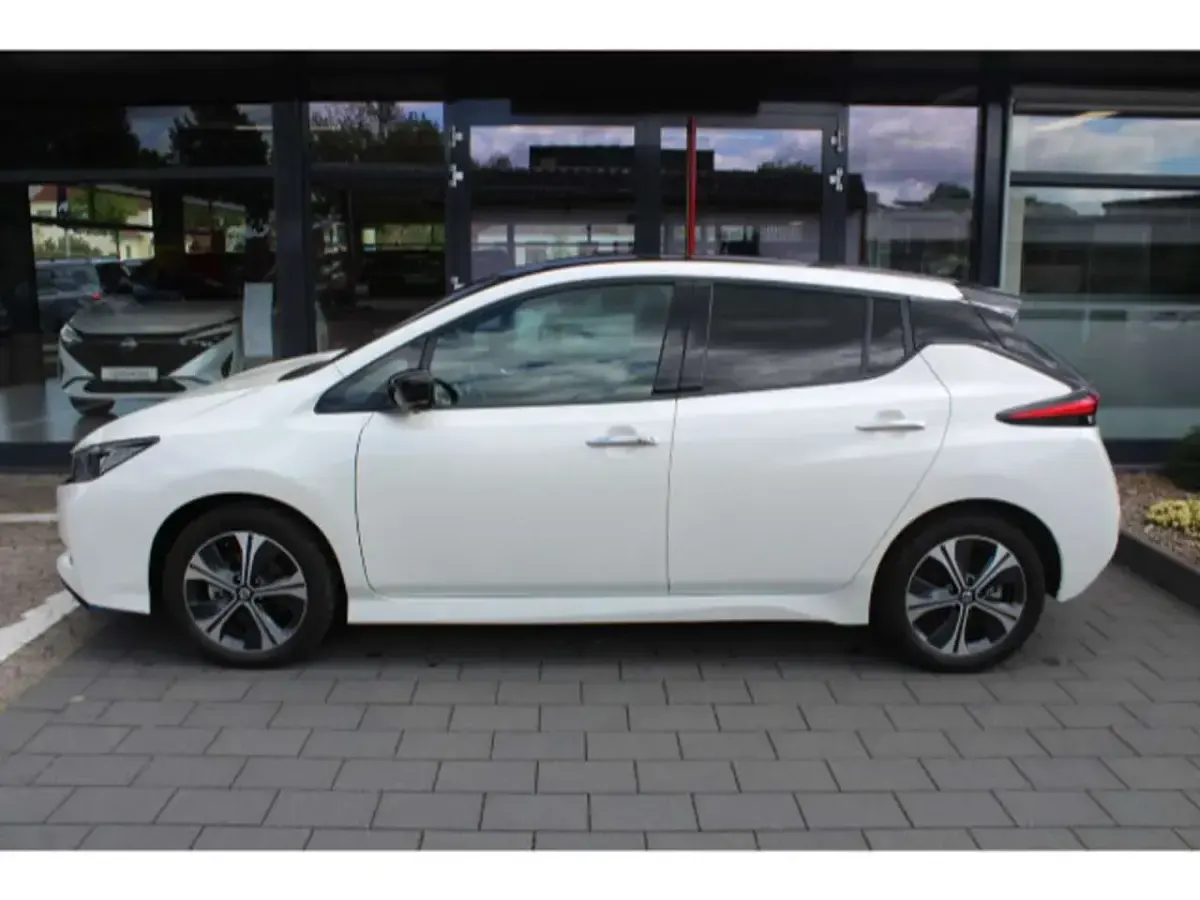 Gebraucht Nissan Leaf N-Connecta 160 kW (218 PS) 2020 Qab pearl white (p) Kleinwagen