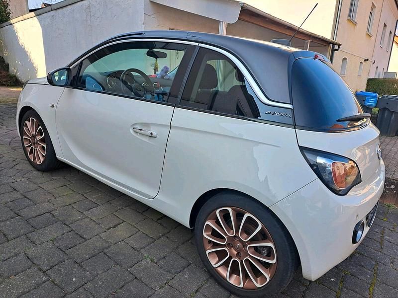 Gebraucht Opel Adam 115 PS (84 kW) 2016 Weiß Kleinwagen
