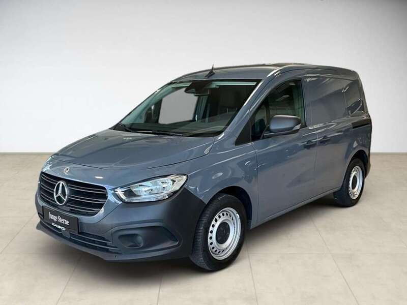 Grau Gebraucht 2022 Mercedes Citan 112 Van / Kleinbus | 17.982 € - Bild 1/4