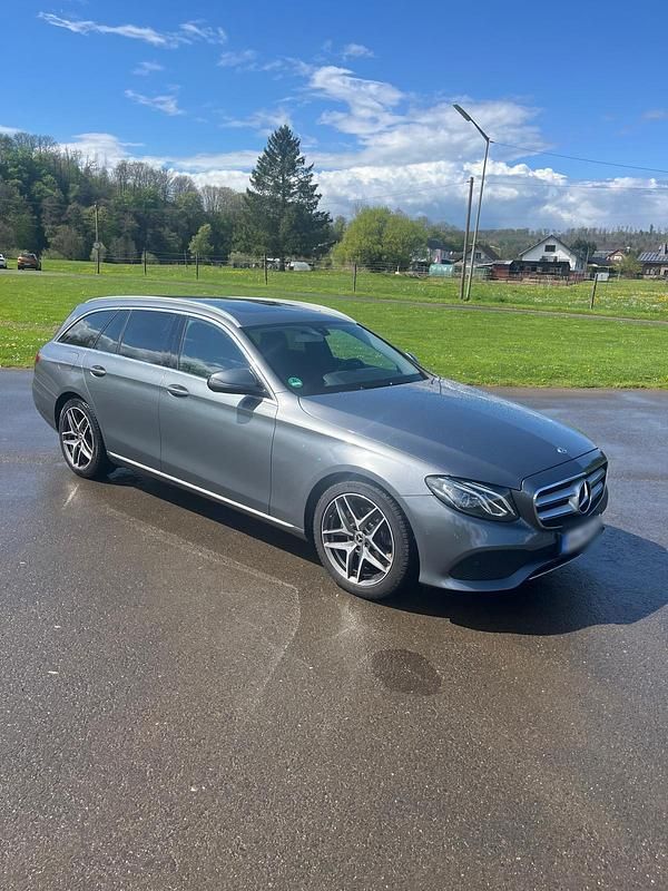 Usata Mercedes E220 194 CV (142 kW) 2018 Grigio Station wagon
