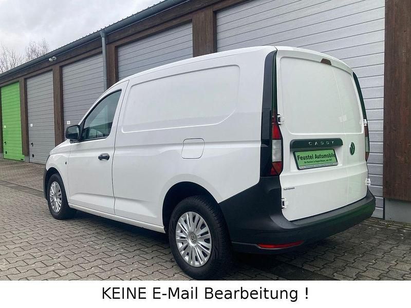 Gebraucht VW Caddy 75 PS (55 kW) 2022 Weiß Van / Kleinbus