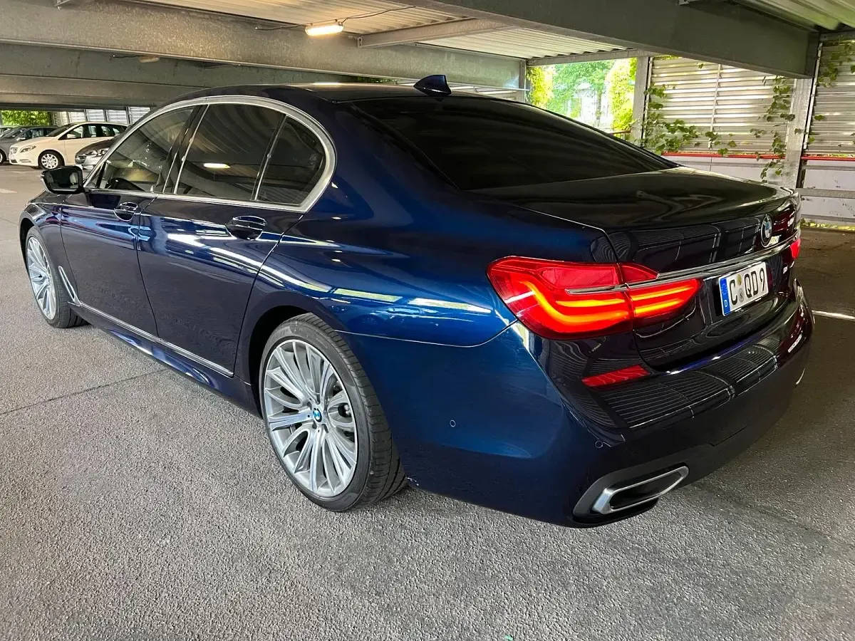 Gebraucht BMW 740 320 PS (235 kW) 2017 Andere farben Limousine