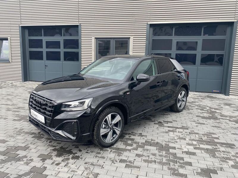 Gebraucht Audi Q2 S-Line 150 PS (110 kW) 2024 Mythosschwarz metallic SUV
