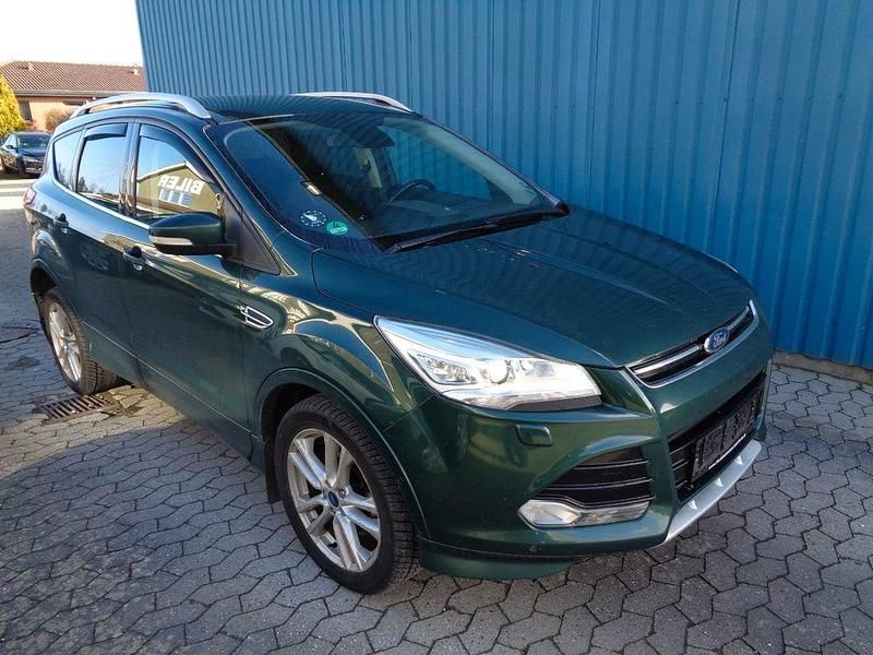 Gebraucht Ford Kuga Individual 179 PS (131 kW) 2016 Grün SUV