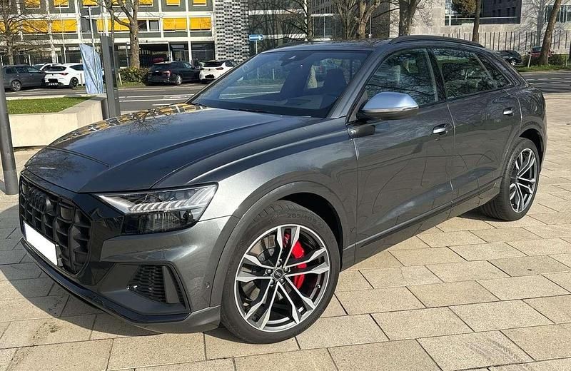 Gebraucht Audi SQ8 507 PS (372 kW) 2024 Daytonagrau perleffekt SUV