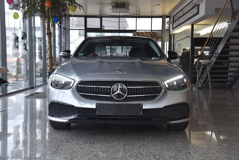 Gebraucht Mercedes E300 194 PS (142 kW) 2020 Silber Limousine