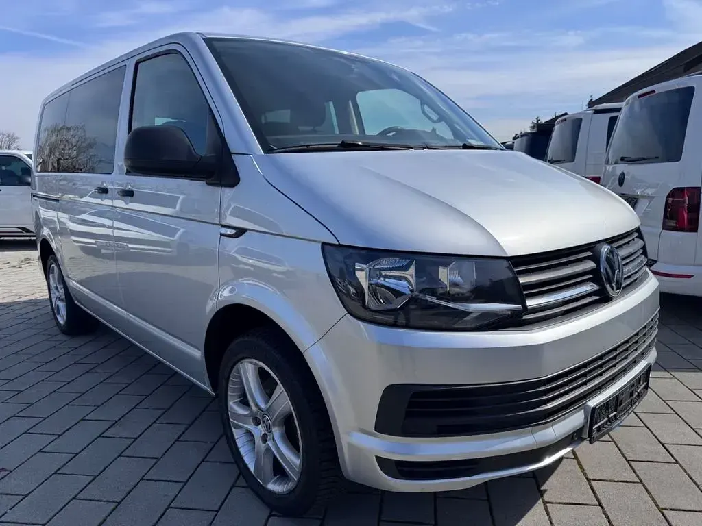 Gebraucht VW Multivan 150 PS (110 kW) 2016 Reflexsilber metallic Van / Kleinbus