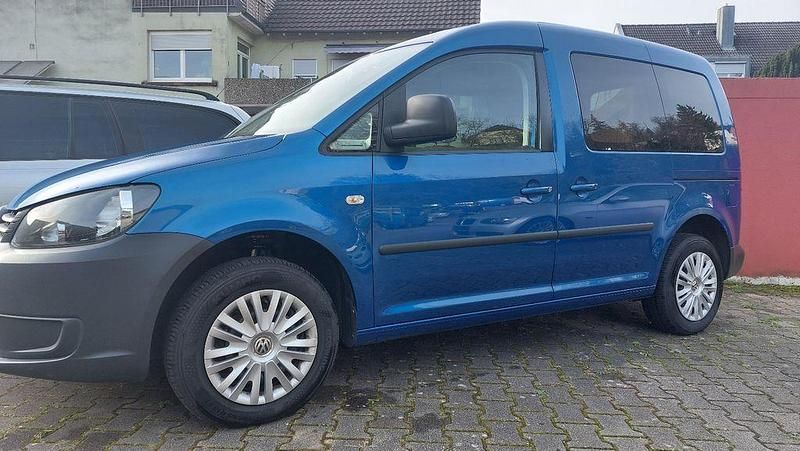 Blau Gebraucht 2015 VW Caddy Trendline Van / Kleinbus | 9.950 € (Fairer Preis) - Bild 1/4