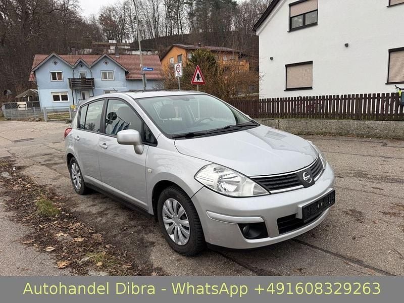 Gebraucht Nissan Tiida Tekna 126 PS (92 kW) 2008 Silber Kleinwagen