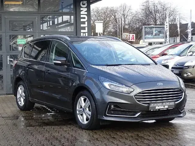 Gebraucht Ford S-MAX Titanium 150 PS (110 kW) 2022 Grau Van / Kleinbus