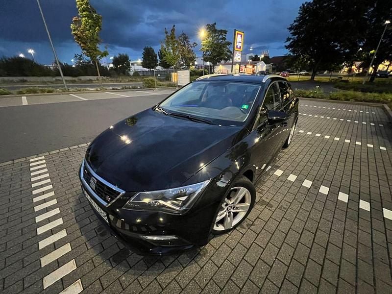 Schwarz Gebraucht 2018 Seat Leon ST FR Kombi | 11.900 € (Guter Preis) - Bild 1/4
