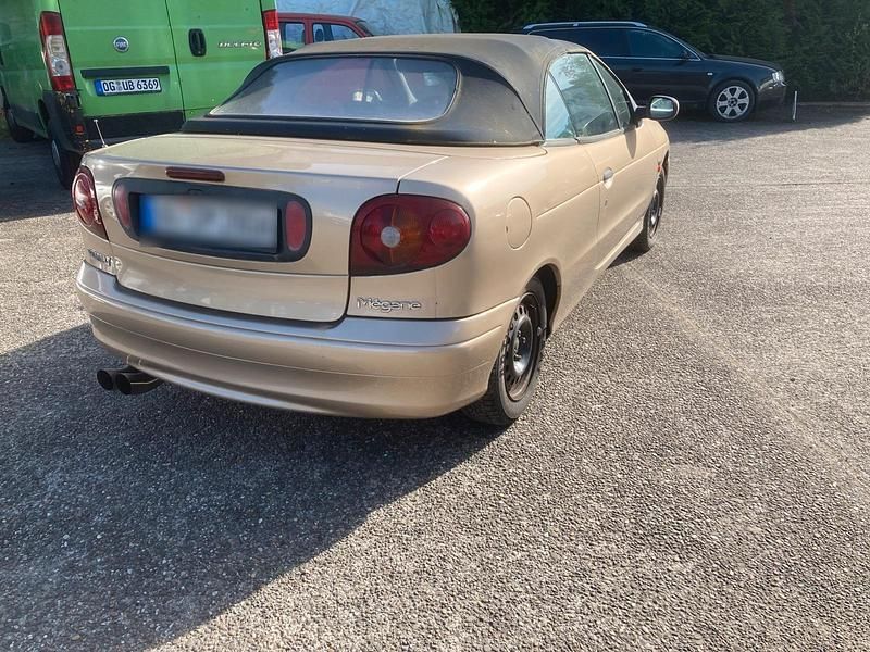 Gebraucht Renault Mégane Cabriolet 95 PS (69 kW) 1999 Gold Cabrio