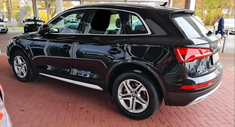 Schwarz Gebraucht 2018 Audi Q5 Design SUV | 22.000 € (Guter Preis) - Bild 1/4