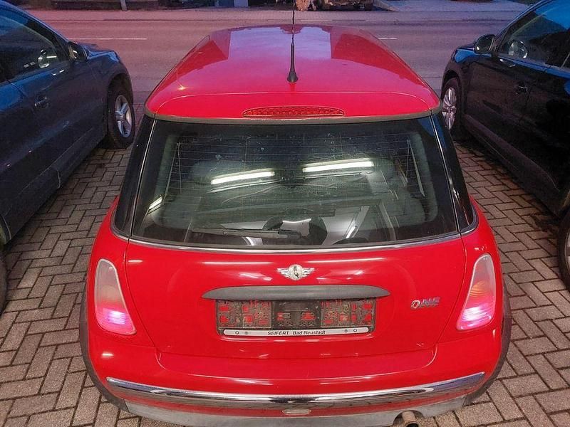 Gebraucht Mini ONE 90 PS (66 kW) 2002 Rot Kleinwagen