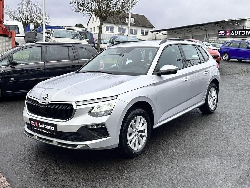 Silber Gebraucht 2025 Skoda Kamiq Selection SUV | 16.990 € (Superpreis) - Bild 1/4